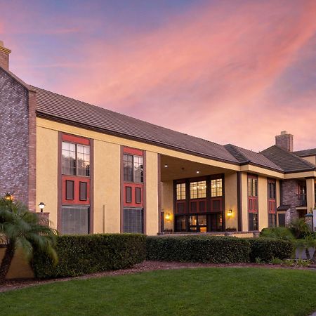 Best Western Plus Raffles Inn & Suites Anaheim Exterior foto