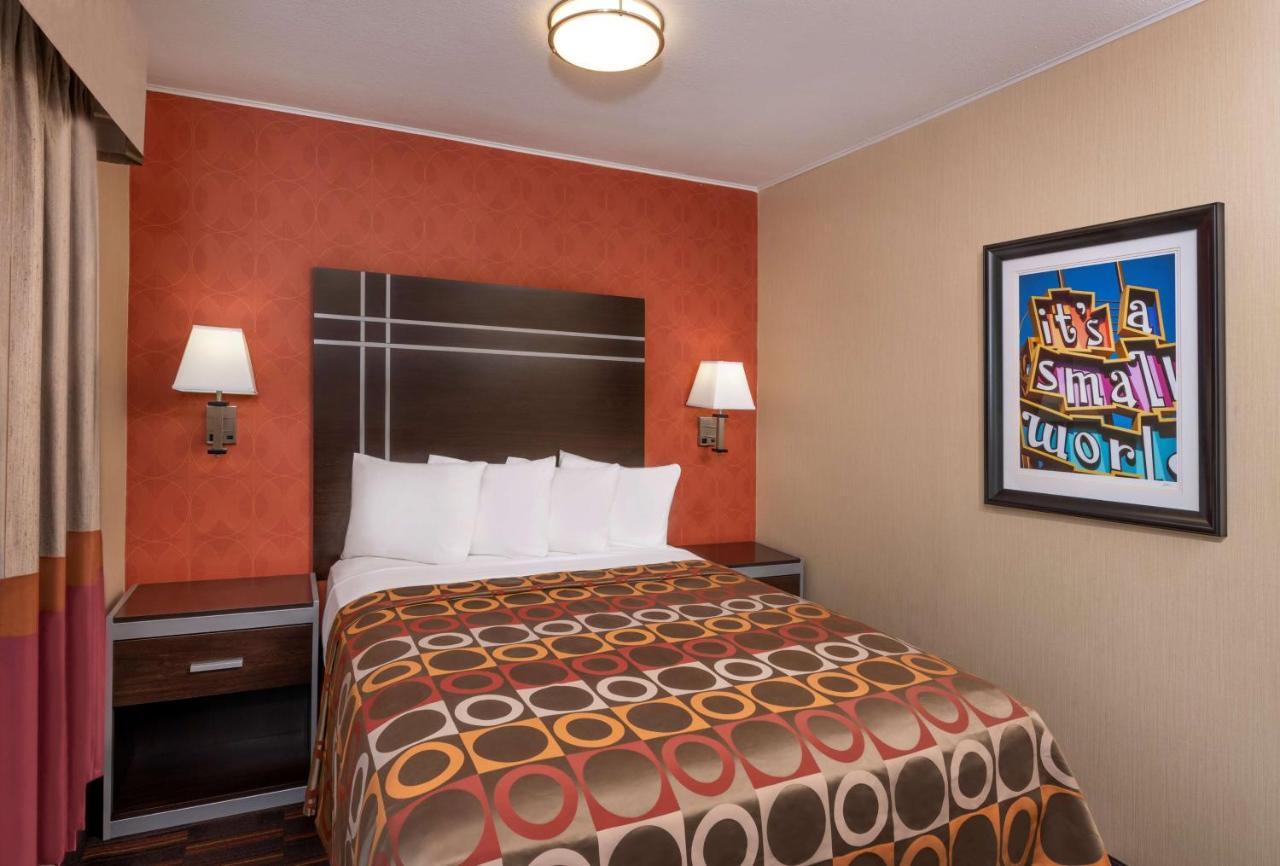 Best Western Plus Raffles Inn & Suites Anaheim Exterior foto