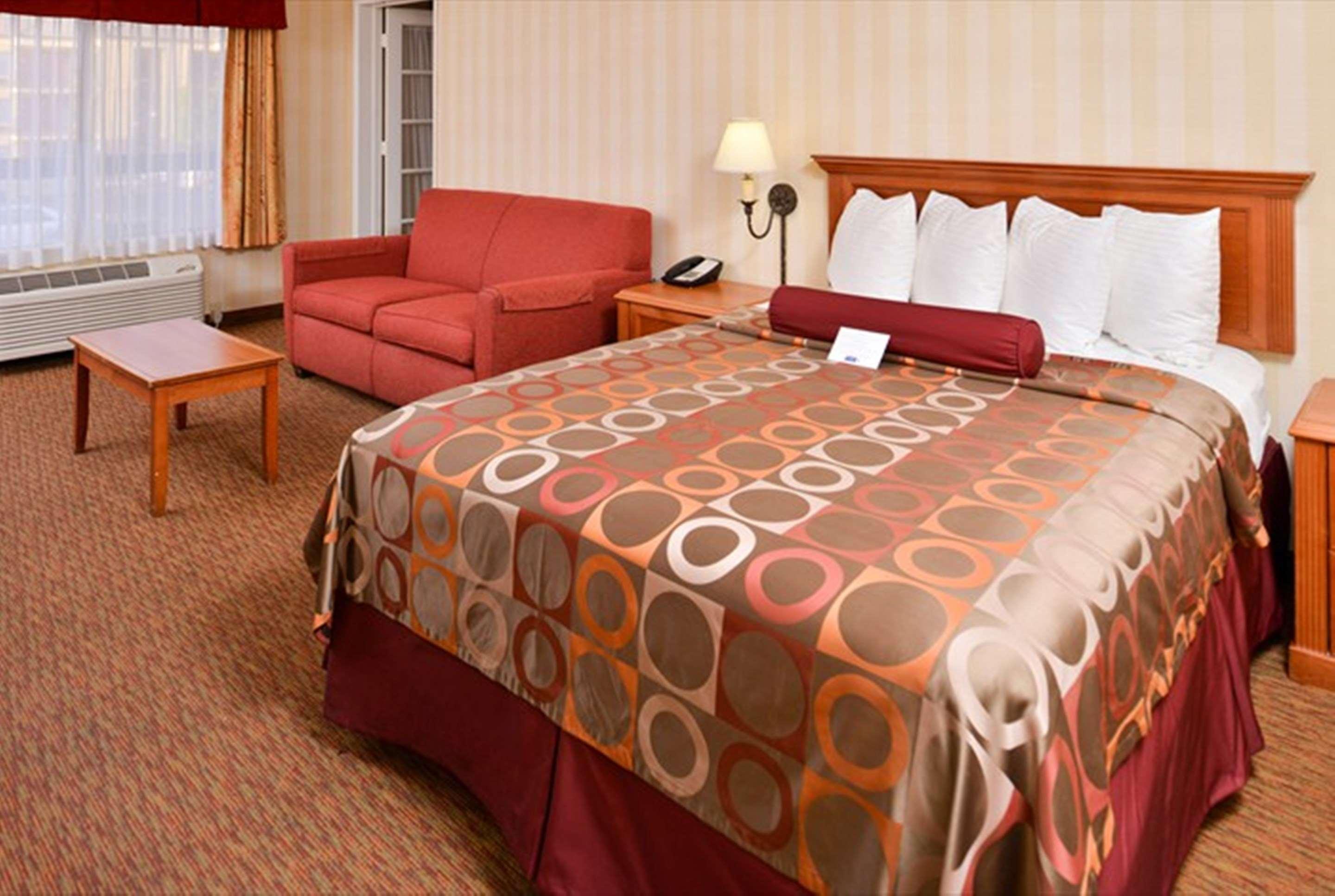 Best Western Plus Raffles Inn & Suites Anaheim Exterior foto
