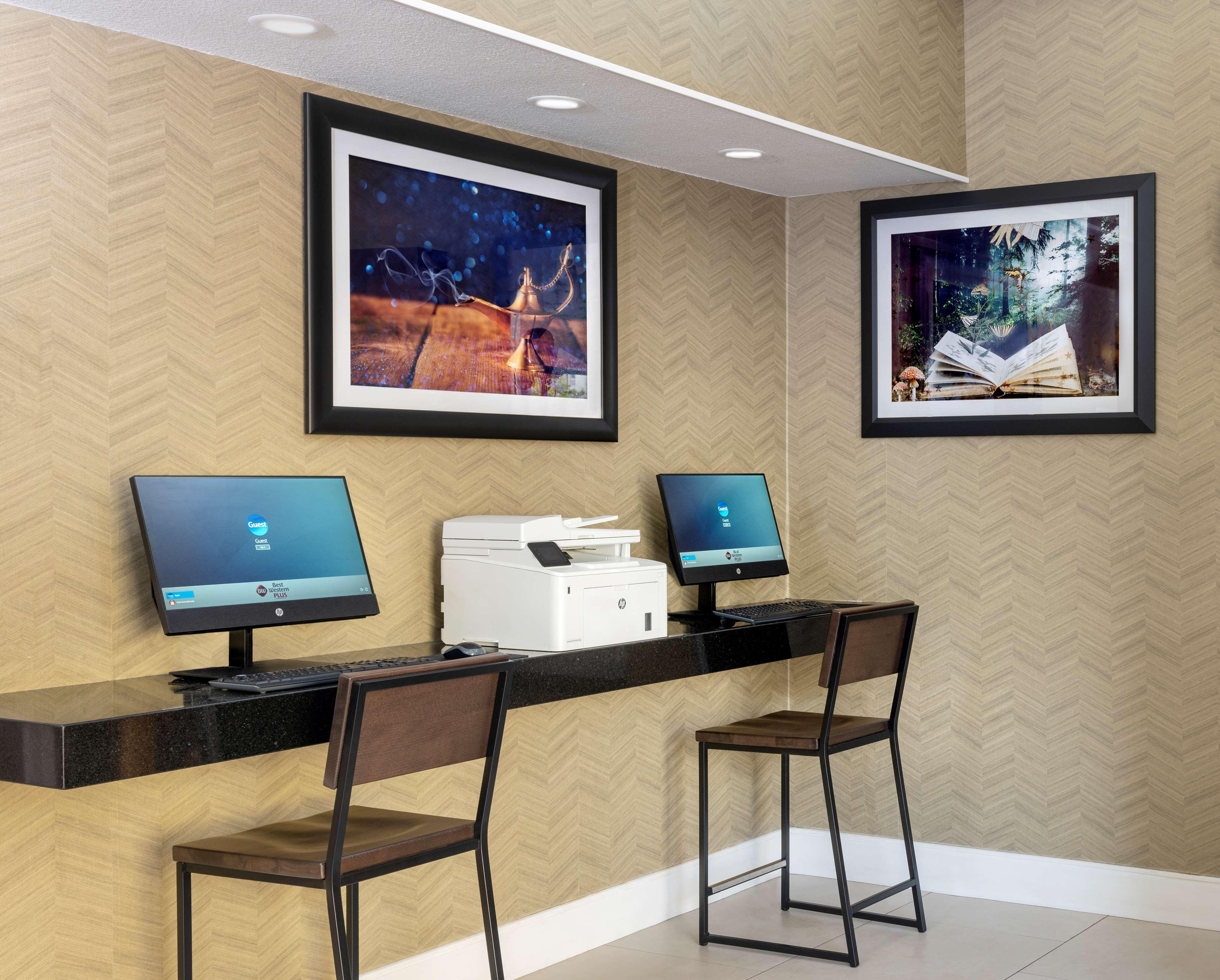 Best Western Plus Raffles Inn & Suites Anaheim Exterior foto