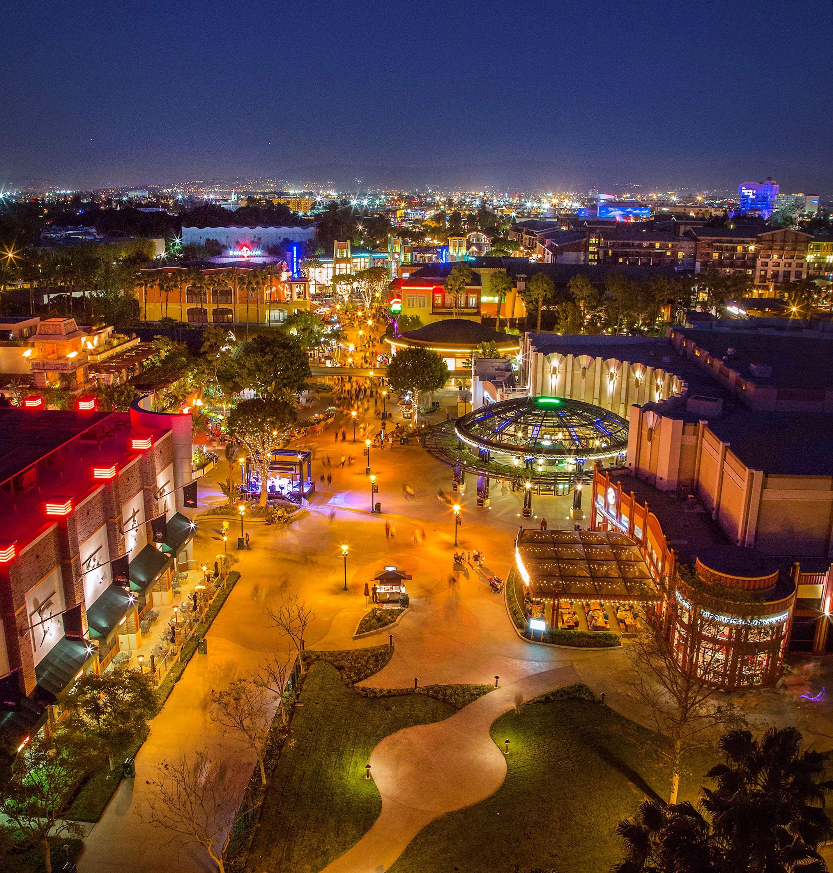 Best Western Plus Raffles Inn & Suites Anaheim Exterior foto