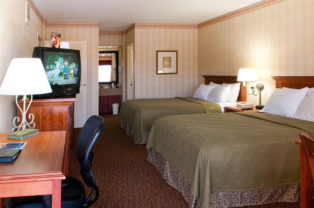 Best Western Plus Raffles Inn & Suites Anaheim Cameră foto