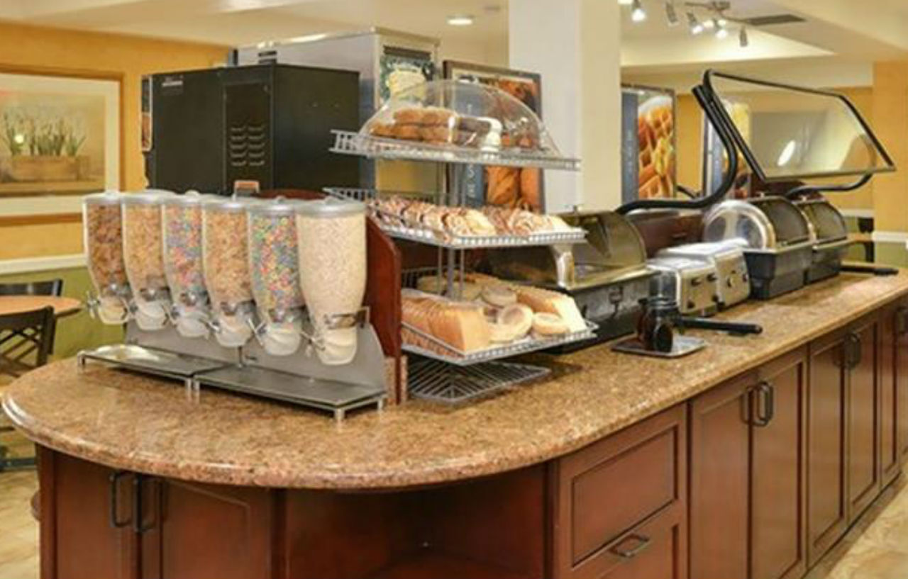 Best Western Plus Raffles Inn & Suites Anaheim Exterior foto